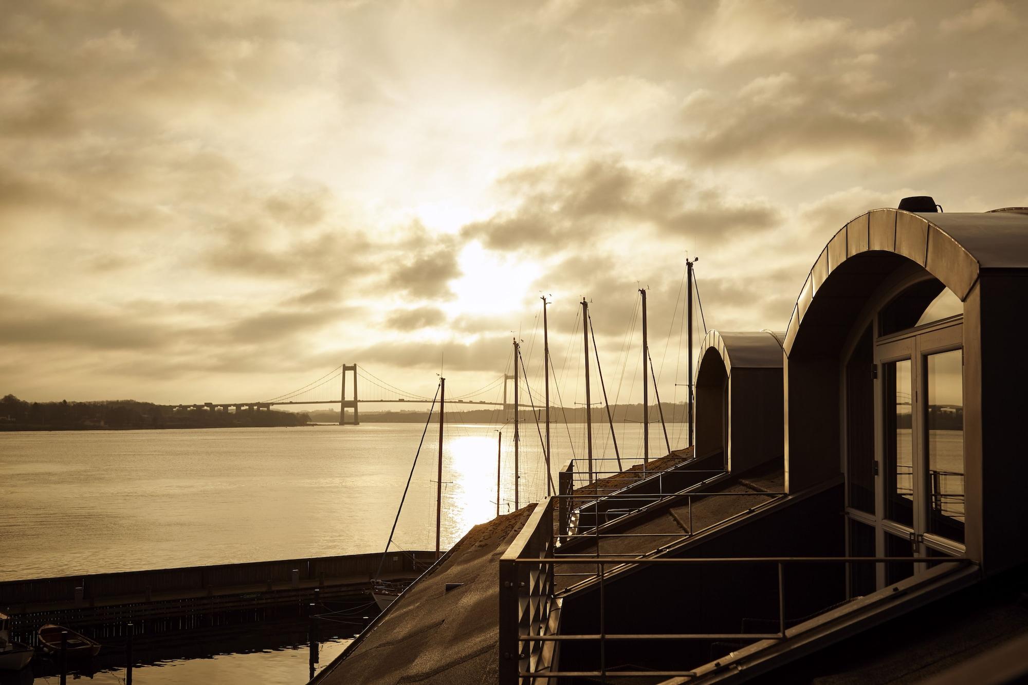 Hotel Comwell Kongebrogaarden Middelfart Exterior foto