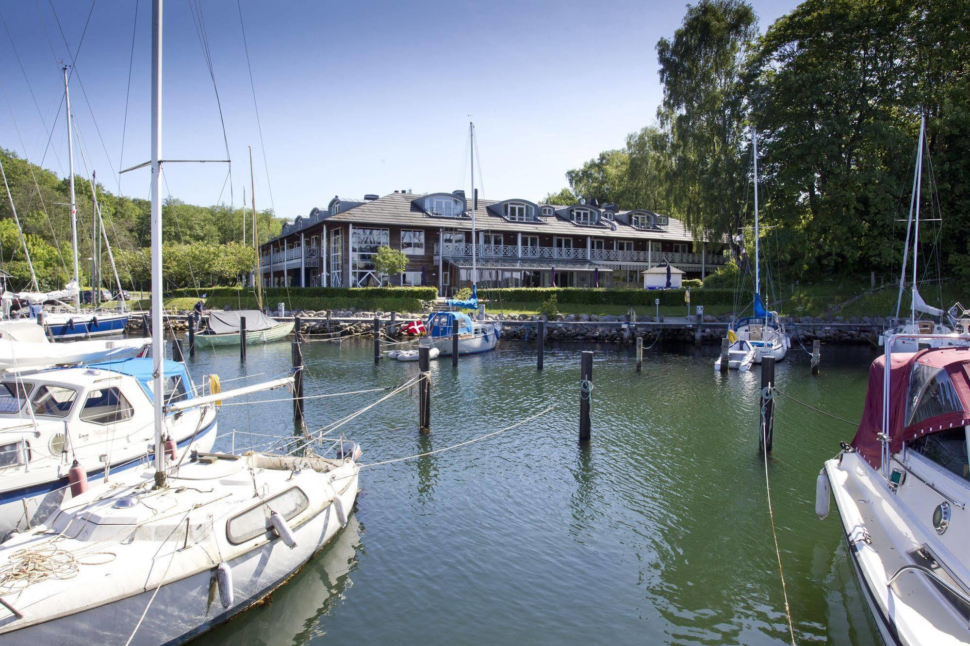 Hotel Comwell Kongebrogaarden Middelfart Exterior foto